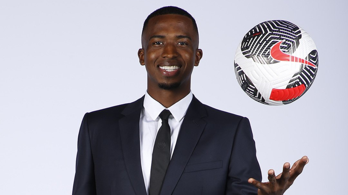 Willian Pacho fue presentado en las páginas del PSG.