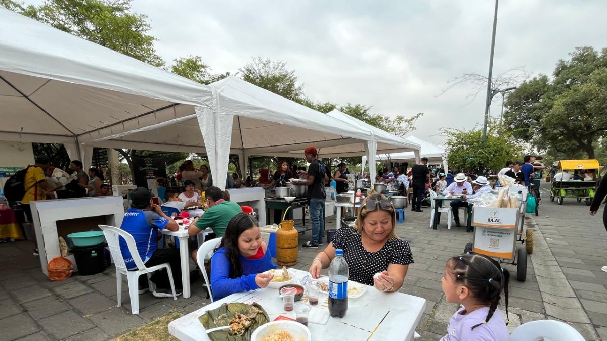 Feria. Decenas de ciudadanos asistieron a este evento en Samanes.