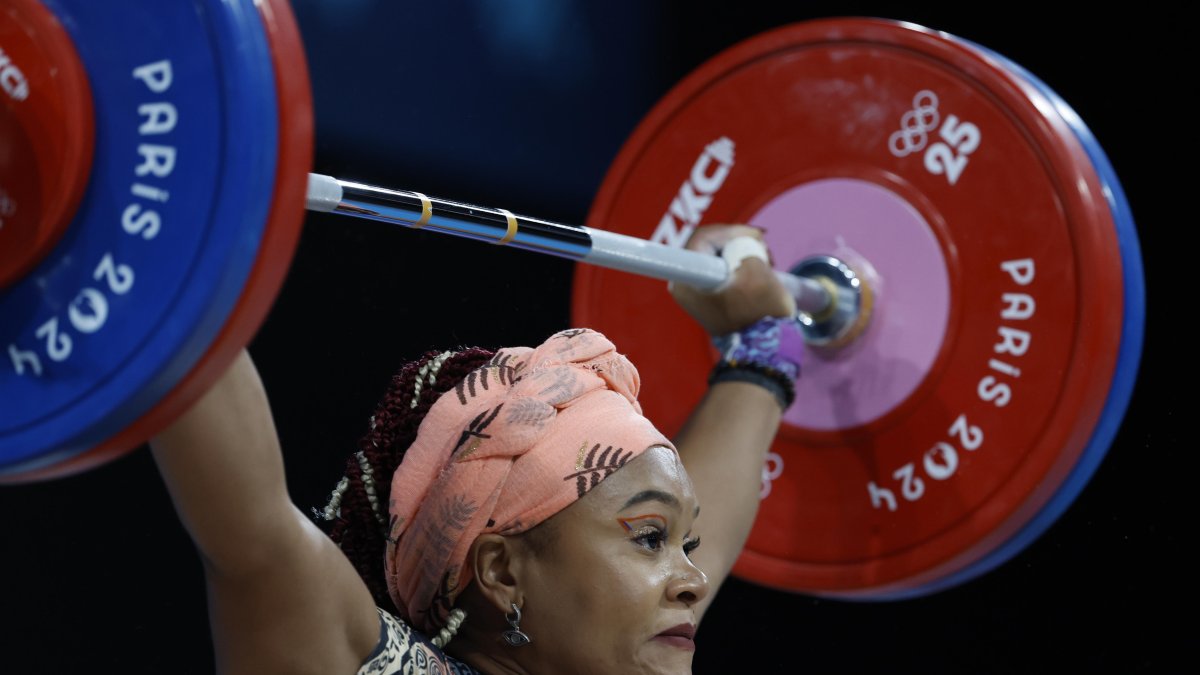 Neisi Dajomes ganó la medalla de brince en la categoría 81 kg del levantamiento de pesas en los Juegos Olímpicos de París 2024.