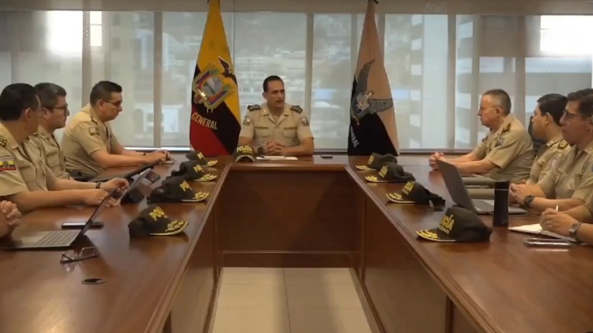 El comandante de la Policía, Víctor Zárate, presidió el Consejo Ampliado de Generales.