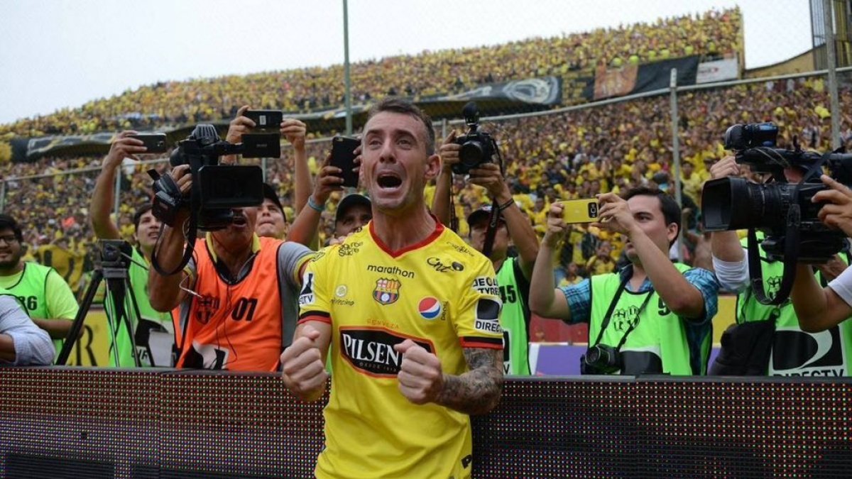 Díaz es considerado uno de los jugadores más históricos del plantel torero, con quien levantó los campeonatos nacionales de 2012, 2016 y 2020.