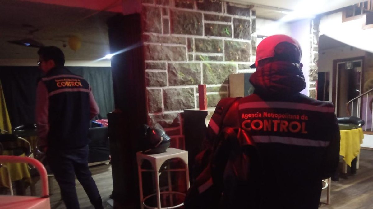 El night club está ubicado en el sector de La Coruña, norte de Quito.