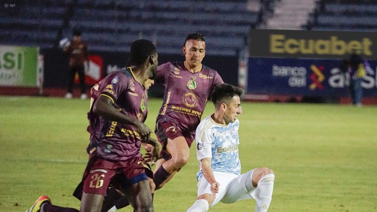 Emelec pierde 3-0 y vive una pesadilla en La Cocha.