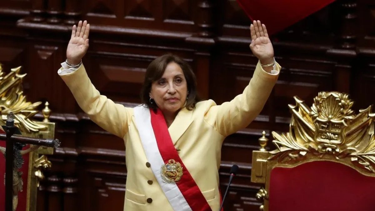Dina  Boluarte, presidenta de Perú.