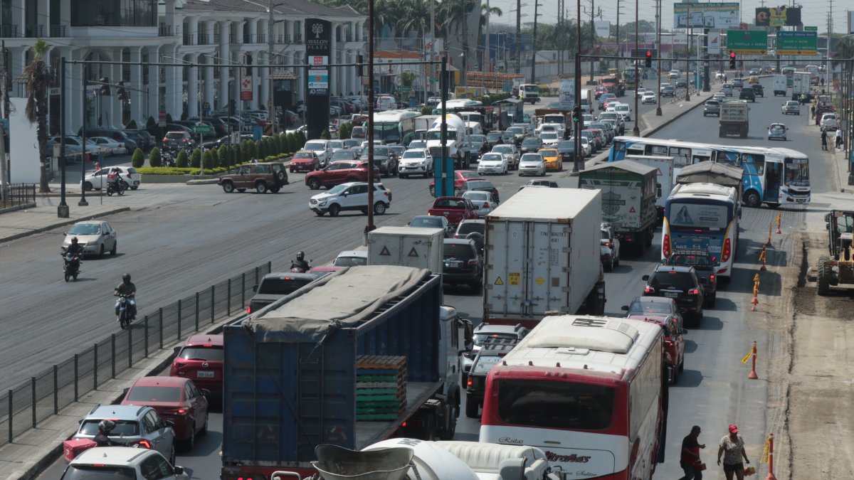 Pedido. La ciudadanía denuncia la falta de acciones eficaces en temas como el congestionamiento. Dicen que es otra de las eternas problemáticas sin resolver en el cantón.
