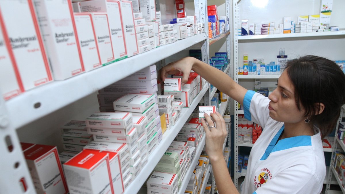 Rol. Los hospitales del IESS y del MSP han comprado medicinas a través de las empresas UTA EP y Utmach.