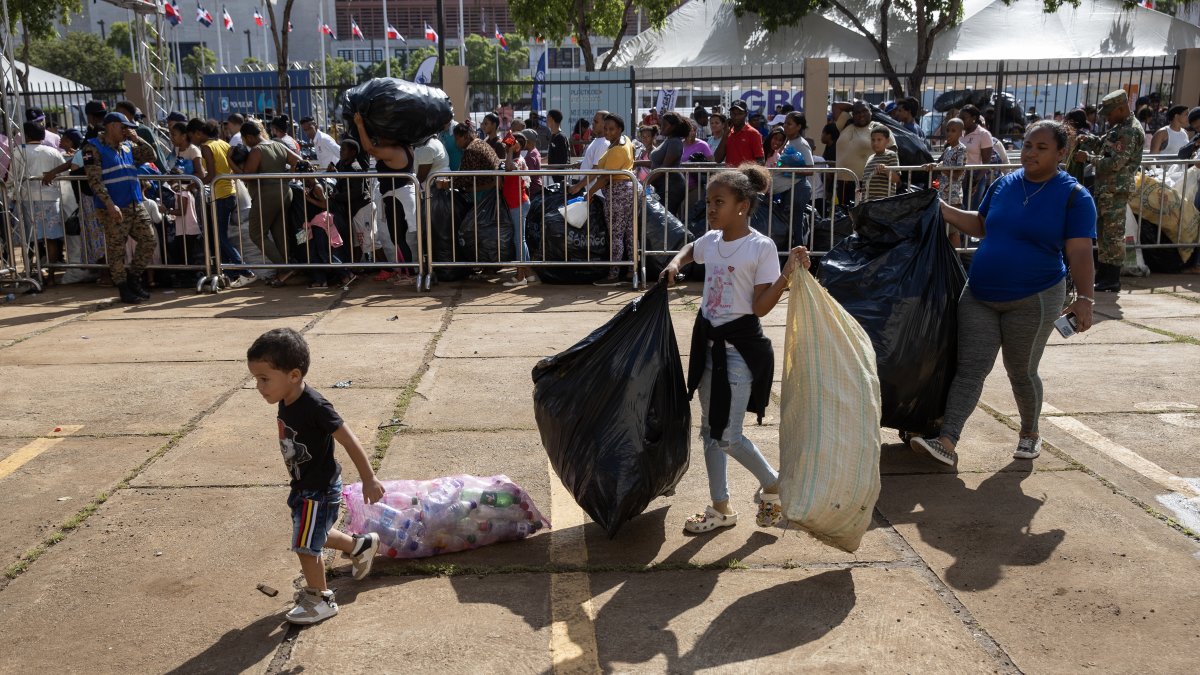 Personas participan en la jornada