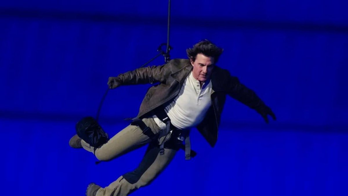 Tom Cruise en el cierre de los Juegos Olímpicos 2024.