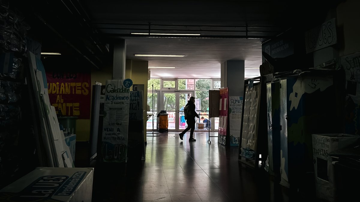 Uno de los pasillos interiores de la Facultad de Ciencias Sociales de la Universidad de Buenos Aires UBA, este 12 de agosto de 2024, en Buenos Aires (Argentina).
