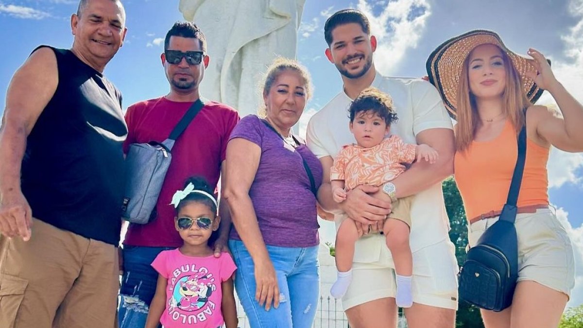 Renier con su familia.