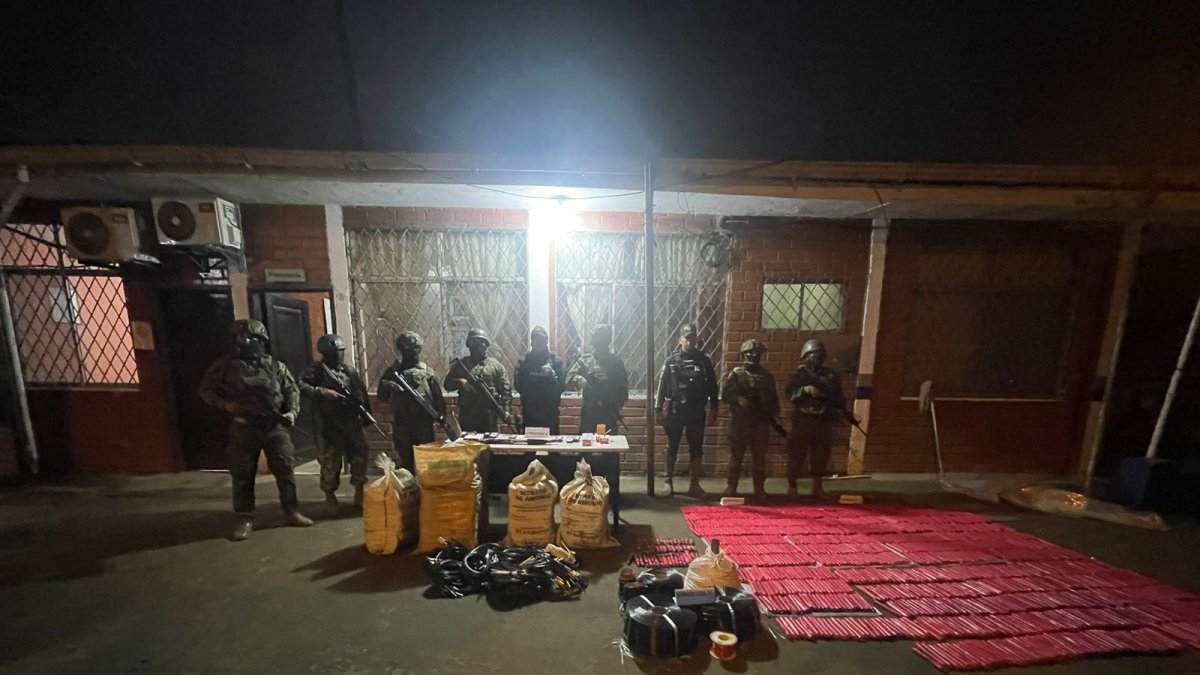 Material. Militares decomisaron gran cantidad de explosivos, en Azuay.