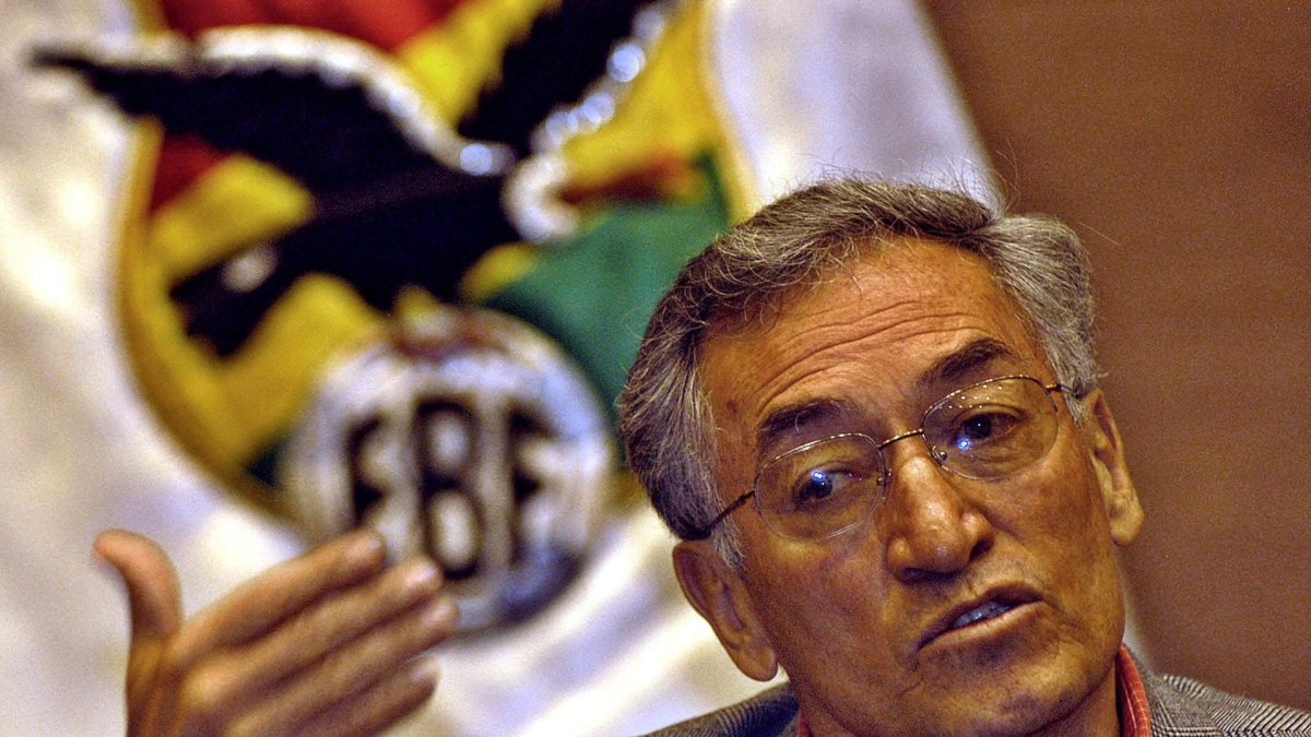 Ramiro Blacut en una fotografía del 2004. El exentrenador boliviano falleció este lunes 12 de agosto.