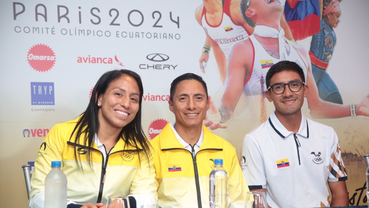 Algunos de los medallistas olímpicos en rueda de prensa en Guayaquil