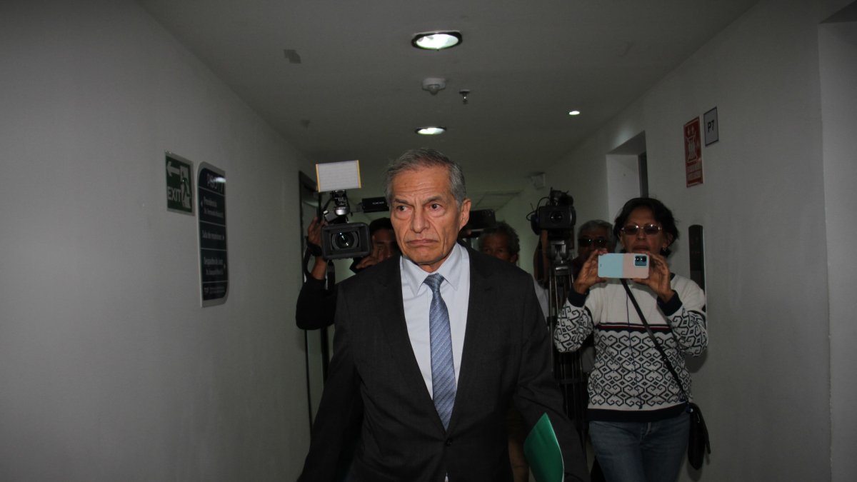 Fernando Muñoz llegó pasado el mediodía de este 13 de agosto a su despacho de presidencia.