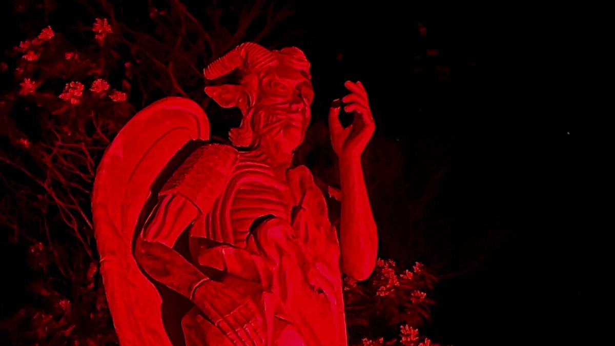 Fotografía cedida por el santuario Nueva Orden de Lucifer en la Tierra que muestra la estatua de Lucifer en municipio de Gravataí, en el sur del Brasil.