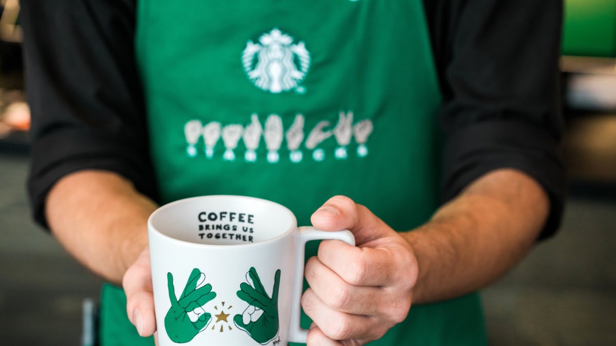 La cadena de cafeterías abrirá su primer local en Ecuador este 15 de agosto de 2024.