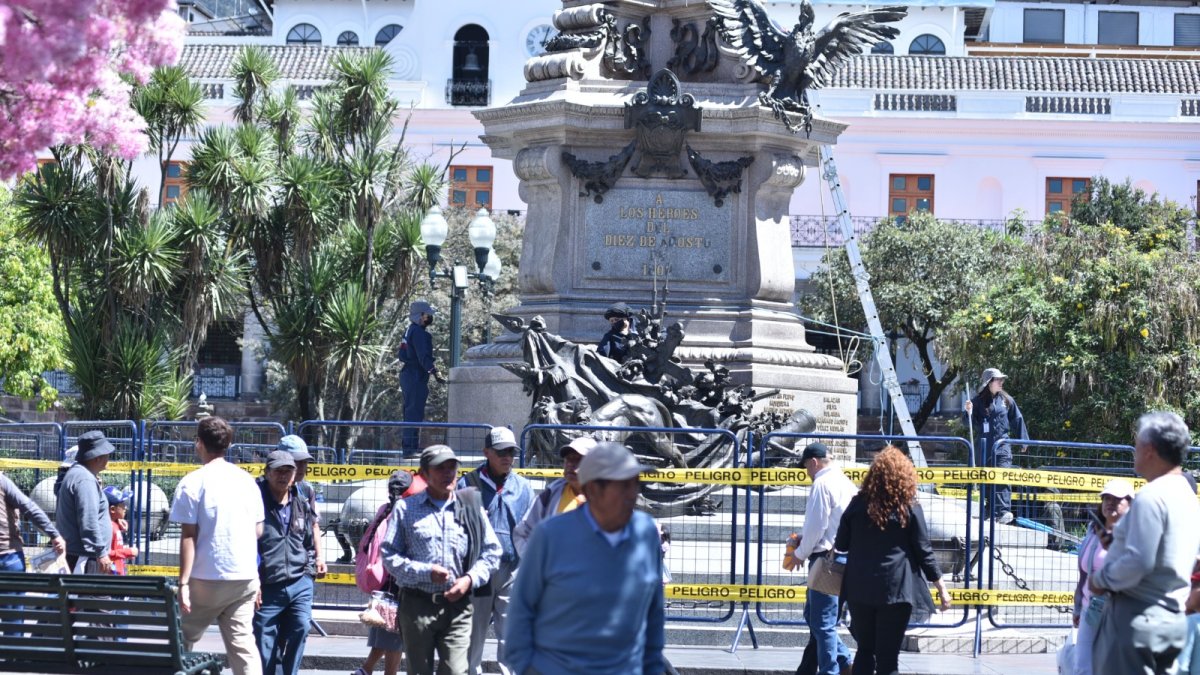 El monumento a la Independencia fue vandalizado el 20 de julio.