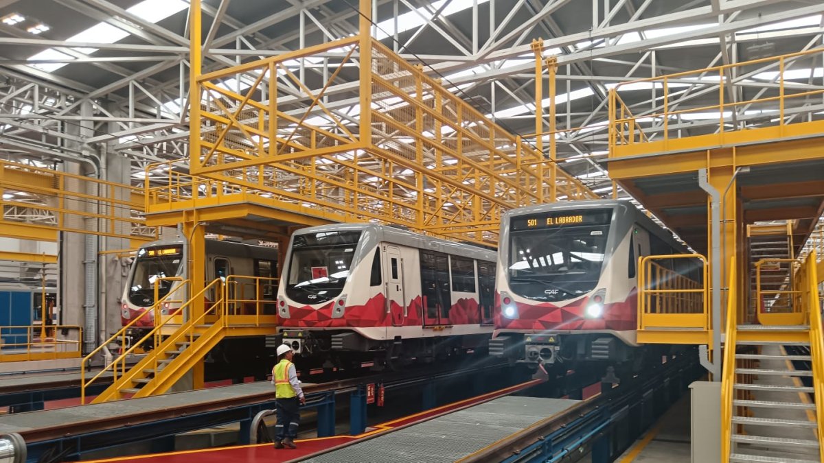 En un recorrido por talleres y cocheras del Metro de Quito, el gerente Juan Carlos Parra anunció los planes para extender la primera linea hasta La Ofelia