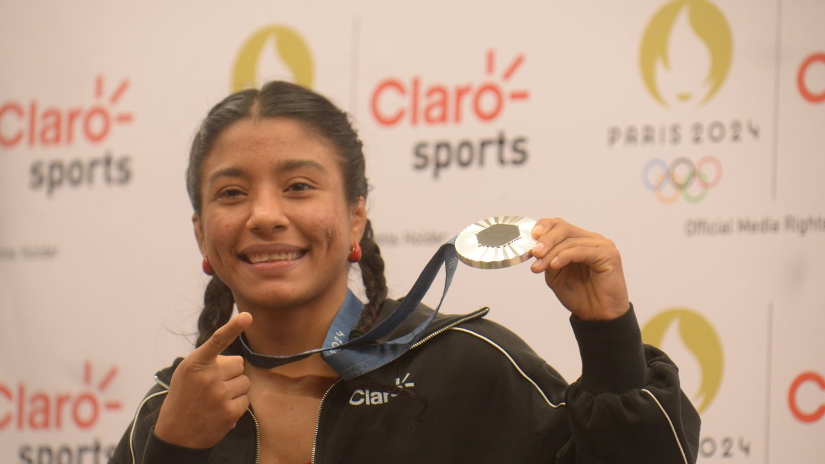 Lucía Yépez mostró su medalla de plata conseguida en los Juegos Olímpicos París 2024