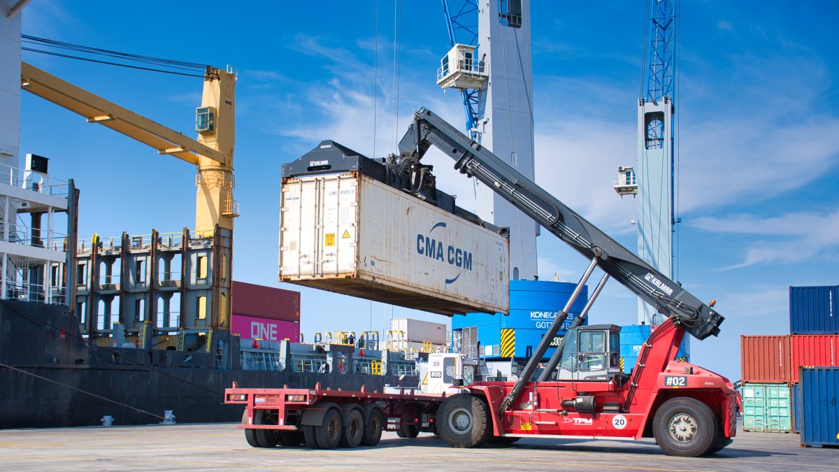 Terminal. Las actividades de comercio exterior en el puerto de Guayaquil.
