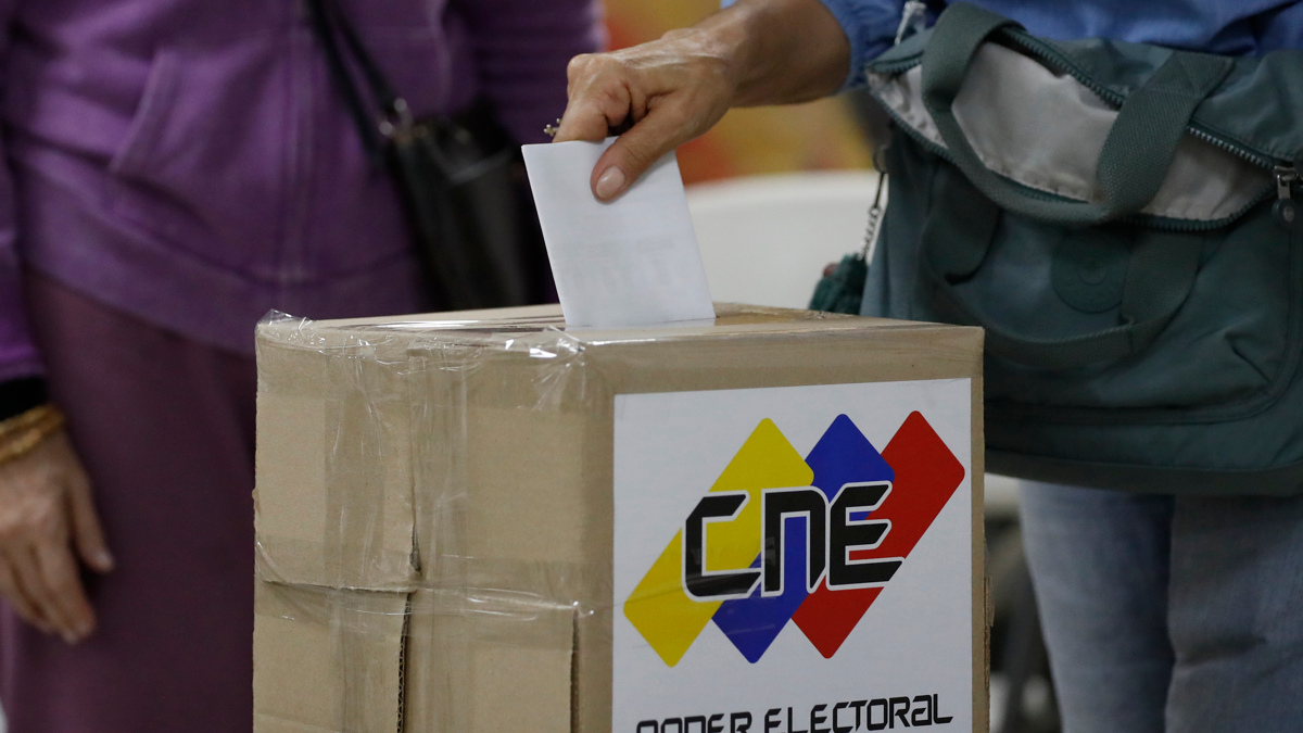 La OEA resuelve que Venezuela debe entregar las actas electorales.