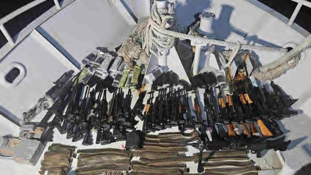 El cargamento comprendía 34 armas de diferentes tipo y municiones.