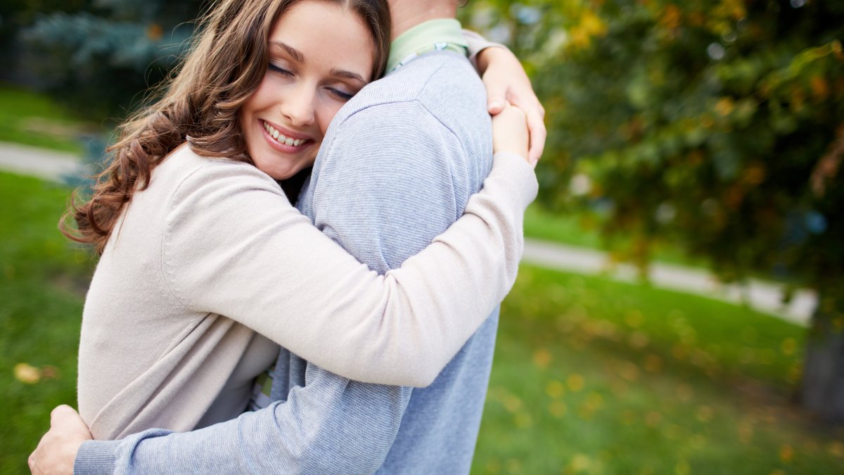 El contacto físico, un elemento esencial en nuestras interacciones diarias