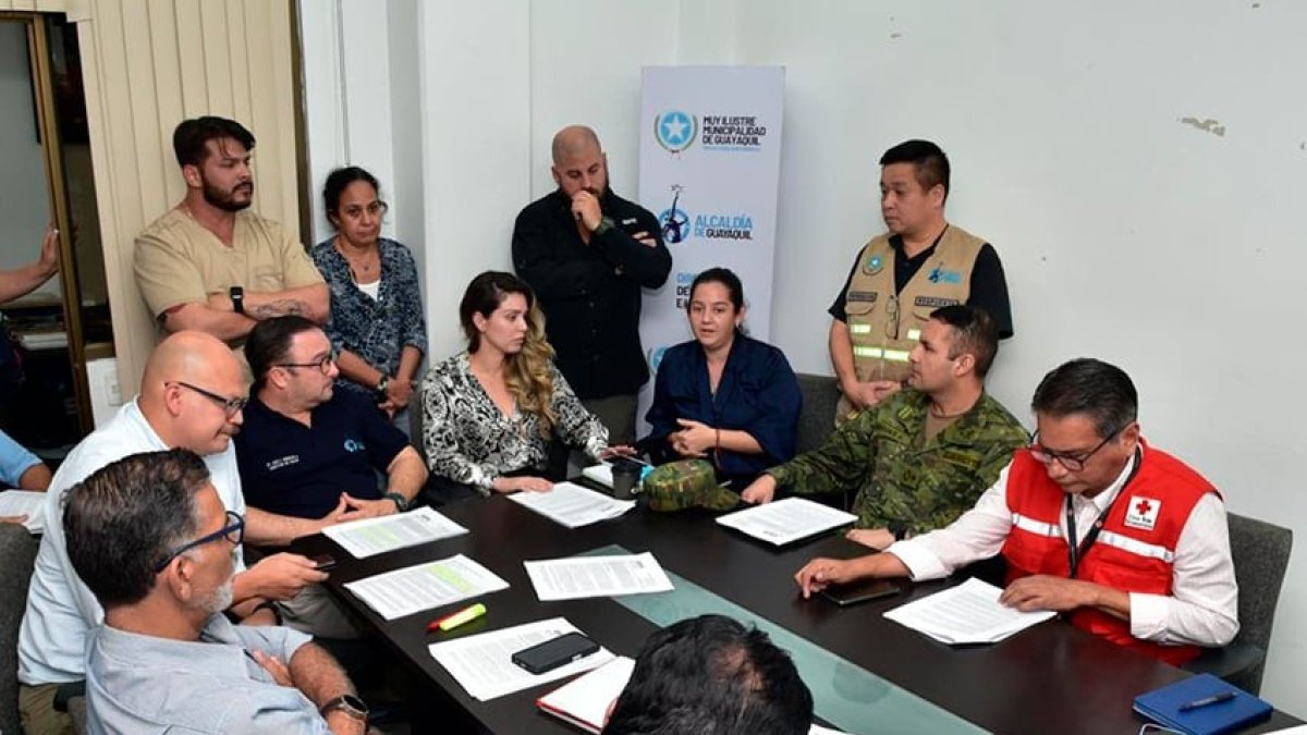 Los funcionarios y autoridades se reunieron el viernes 16 de agosto.