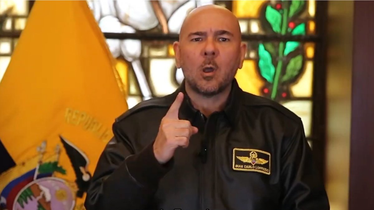 Video. El ministro de Defensa, Gian Carlo Lofredo, lanzó una amenaza: en tiempos de conflicto armado interno no se admiten veleidades políticas.