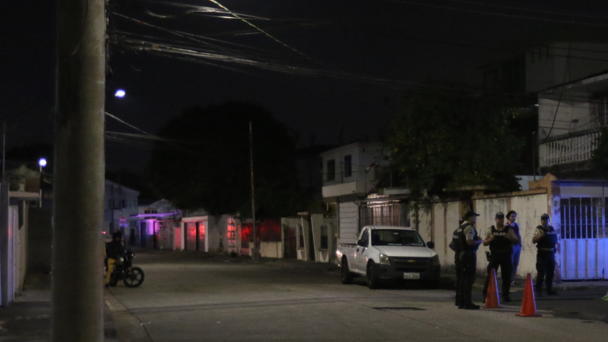 Balean a una persona en Urdesa.