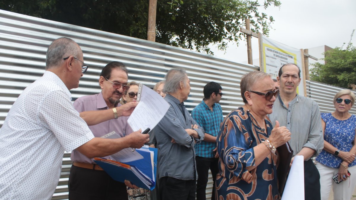 Reclamo. Un grupo de residentes rechazan la construcción en proceso.