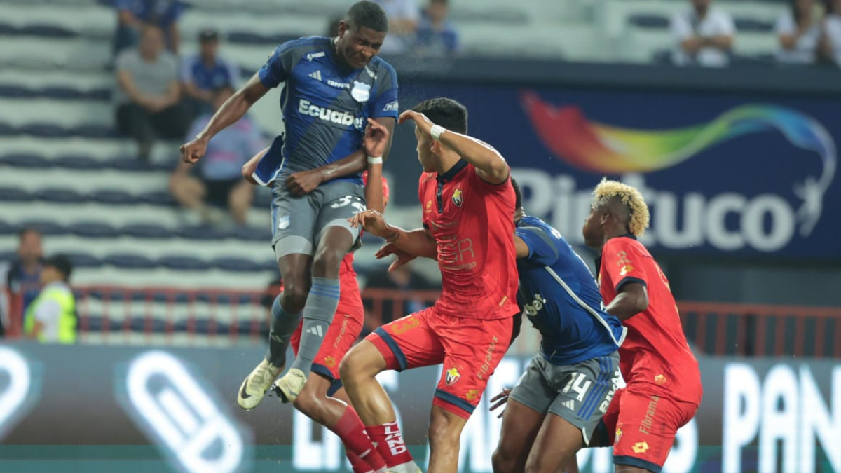 Emelec pierde el encuentro ante El Nacional.