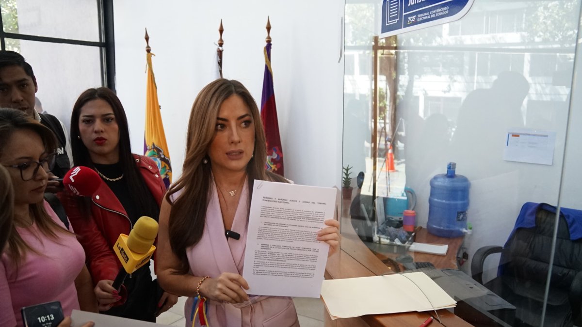 La asambleísta de ADN, Lucía Jaramillo, presentó una denuncia en el TCE contra el alcalde de Guayaquil, Aquiles Álvarez.