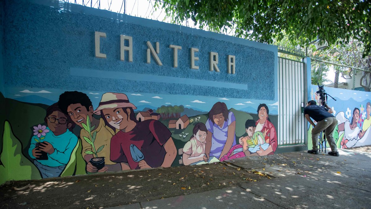 La fachada de la ONG Centro de Comunicación y Educación Popular