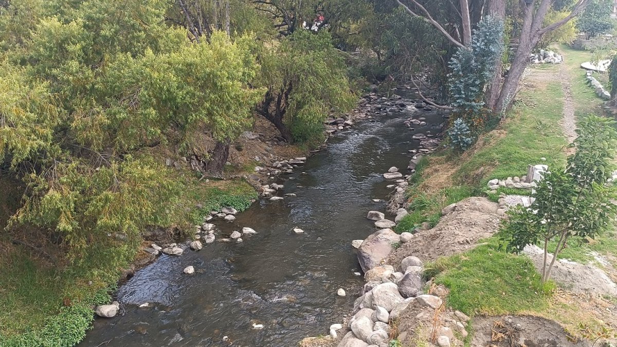 Cuenca ajusta 39 días sin lluvias y el río Yanuncay mantiene su caudal en nivel bajo.