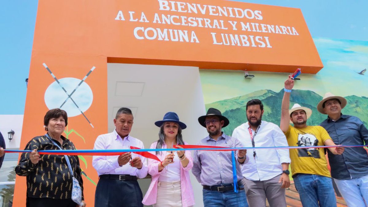 Adrián Ibarra, en una inauguración, en Lumbisí, la semana pasada.