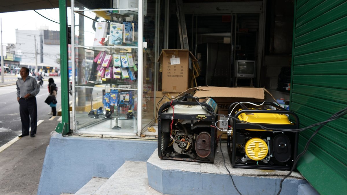 Las empresas han debido recurrir a su propia generación de energía.