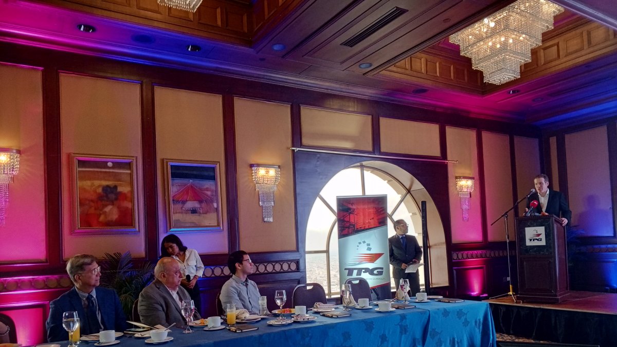 Conversatorio. Luisenrique Navas, director de TPG, en un diálogo con la prensa en el Banker, en Guayaquil.