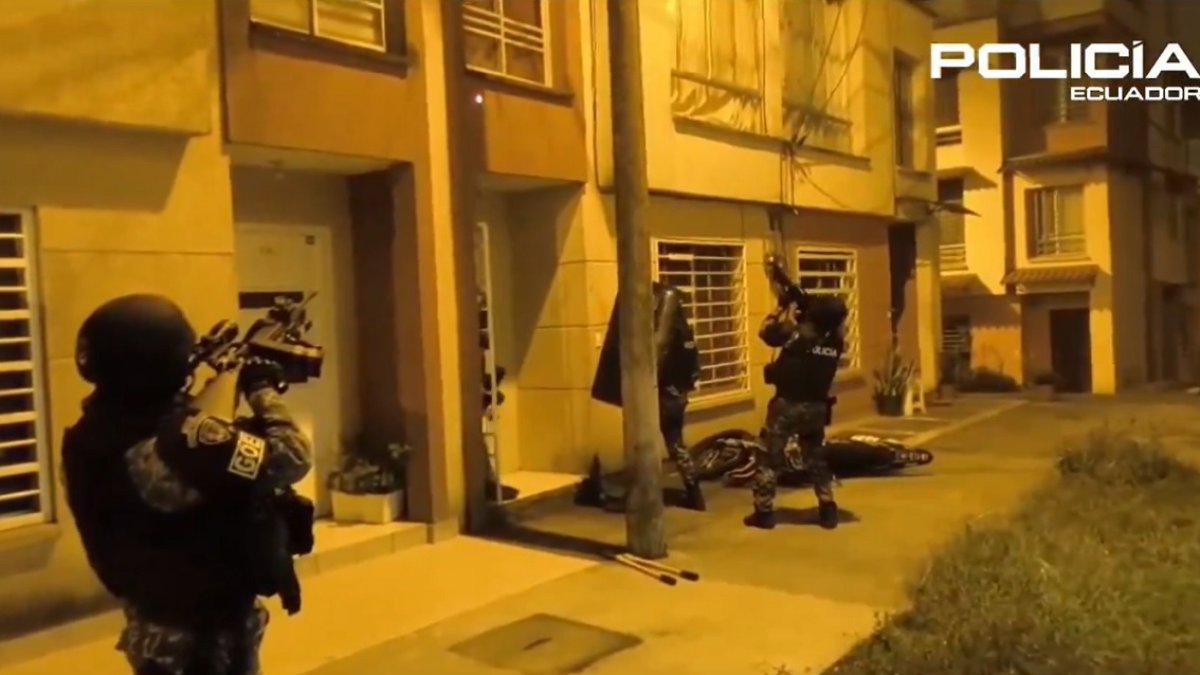 Agentes policiales allanaron varios inmuebles en tres provincias, la madrugada de este miércoles 21 de agosto.