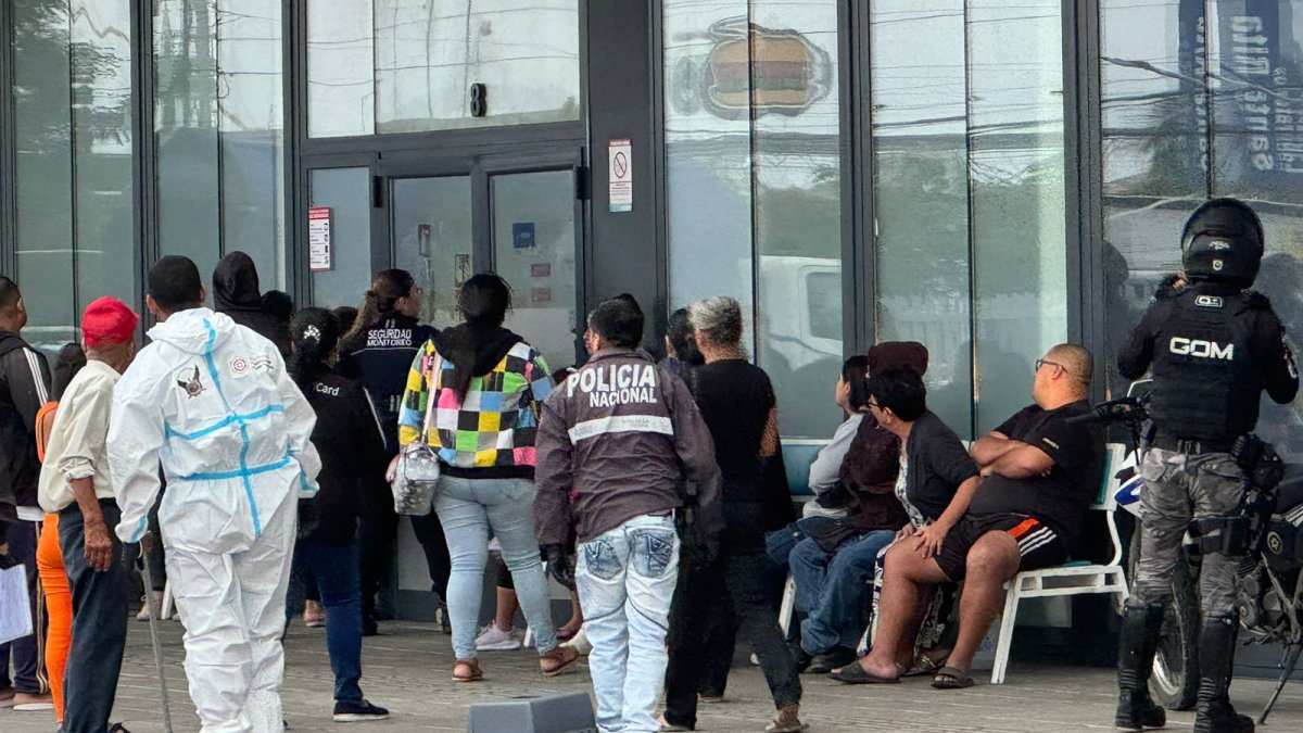 Efectivos policiales llegaron hasta el centro de salud donde se cometió el crimen