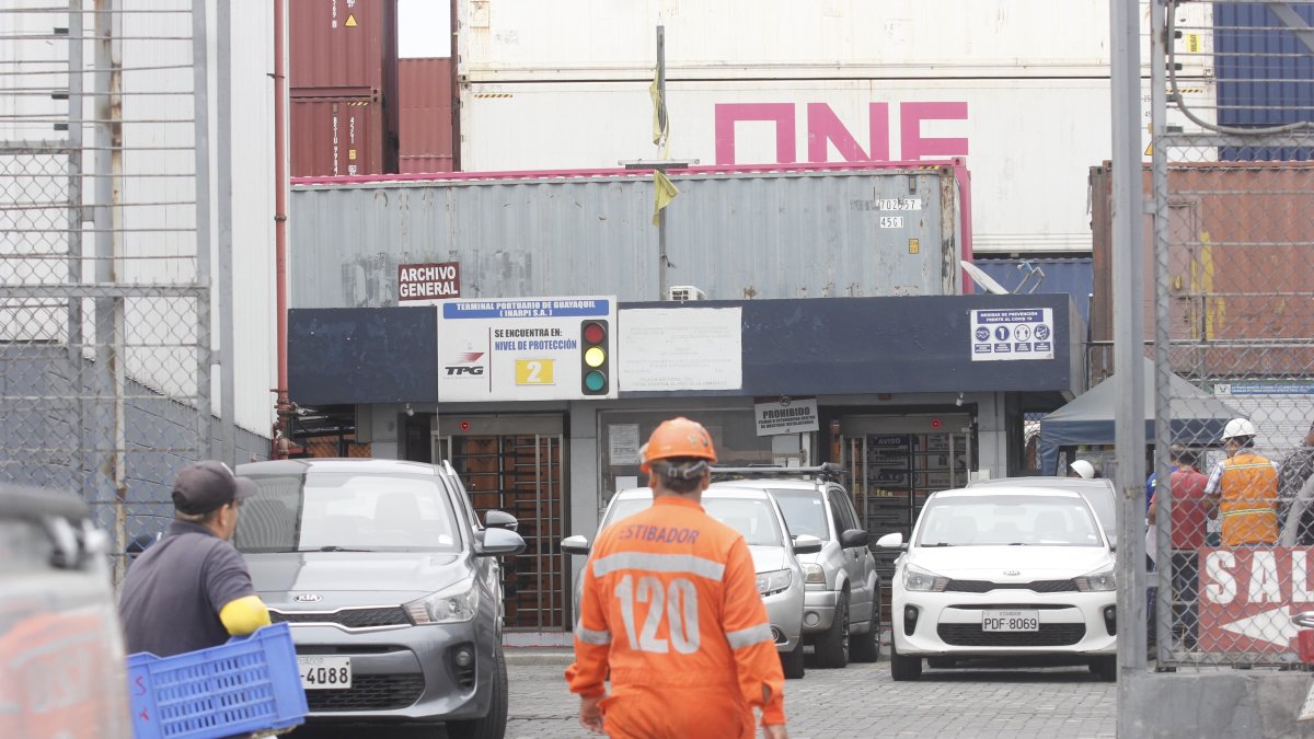 Encuentran artefactos explosivos en la Terminal Portuaria al sur de Guayaquil esta madrugada junto a unos panfletos.