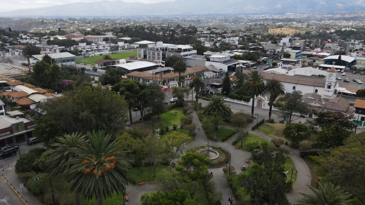 Parroquias rurales de Quito, como Cumbayá, exponen el trabajo que esperan de los próximos asambleístas que elegirán.