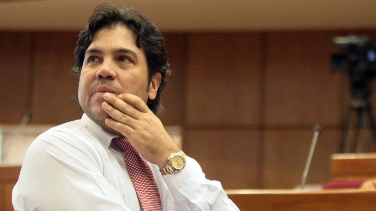 Fotografía de archivo del 4 de febrero de 2015 del entonces diputado paraguayo Oscar Tuma, en una sesión conjunta del Congreso en Asunción (Paraguay).