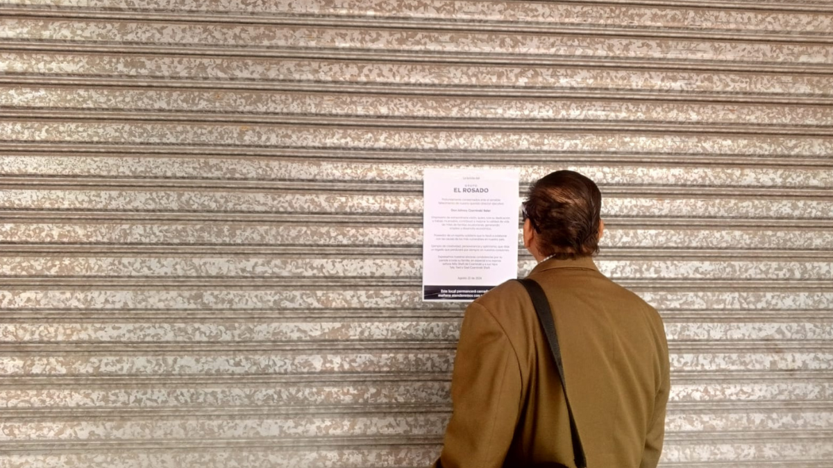 Comunicado del Mi Comisariato ubicado en la avenida 9 de Octubre.