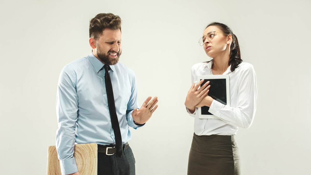 cómo identificar a alguien con este complejo y las estrategias para manejarlo en relaciones personales y ambientes laborales