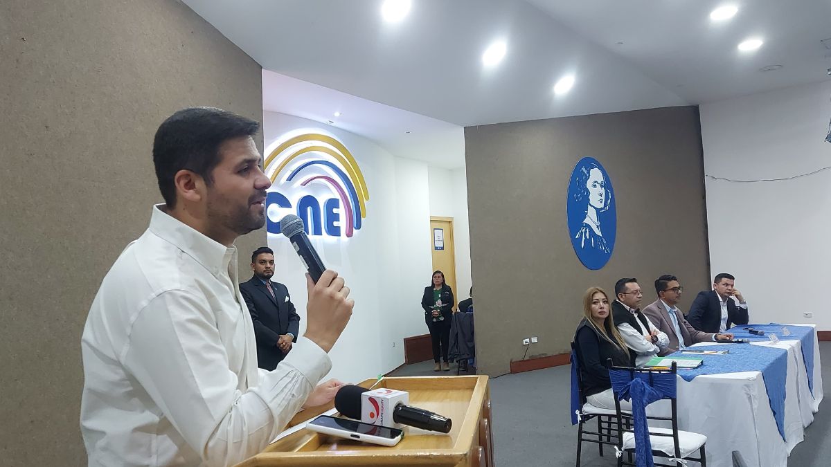 Juan Iván Cueva, precandidato presidencial.