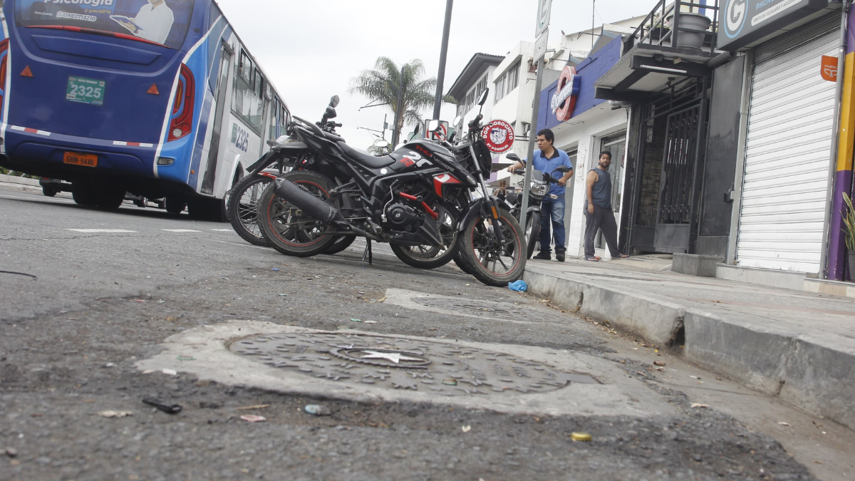 Una persona fue baleada en Víctor Emilio Estrada y Av. Las Monjas, el 22 de agosto.