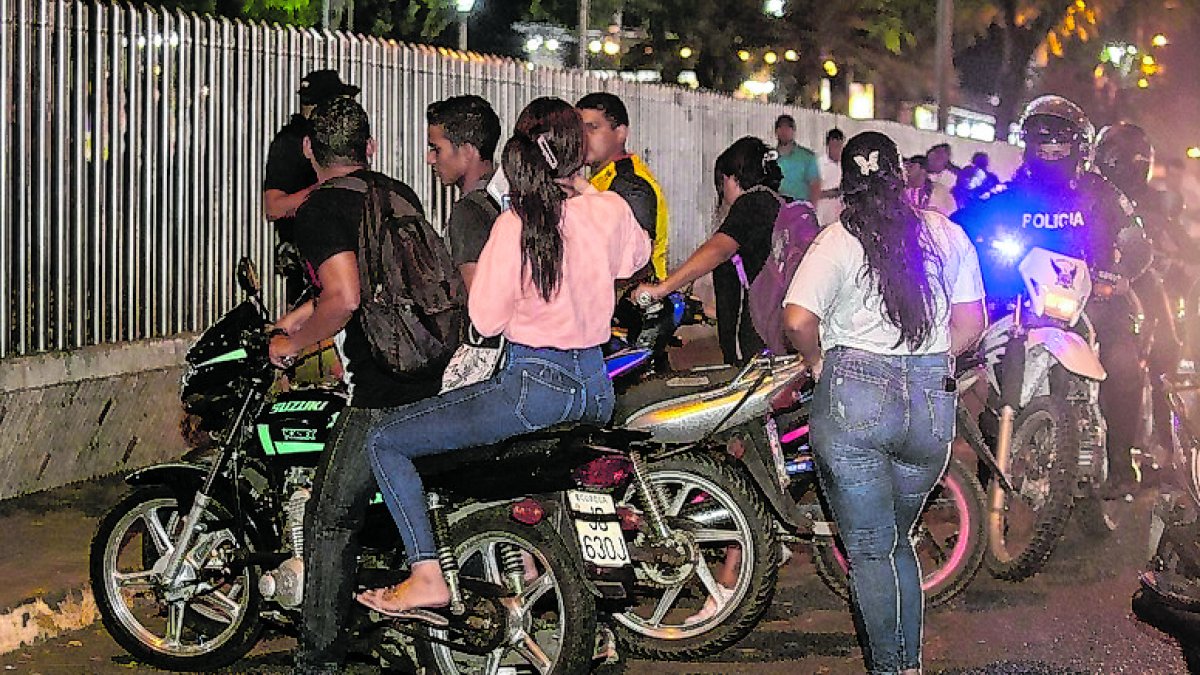 Ordenanza. Con los operativos se intenta recuperar el espacio público.