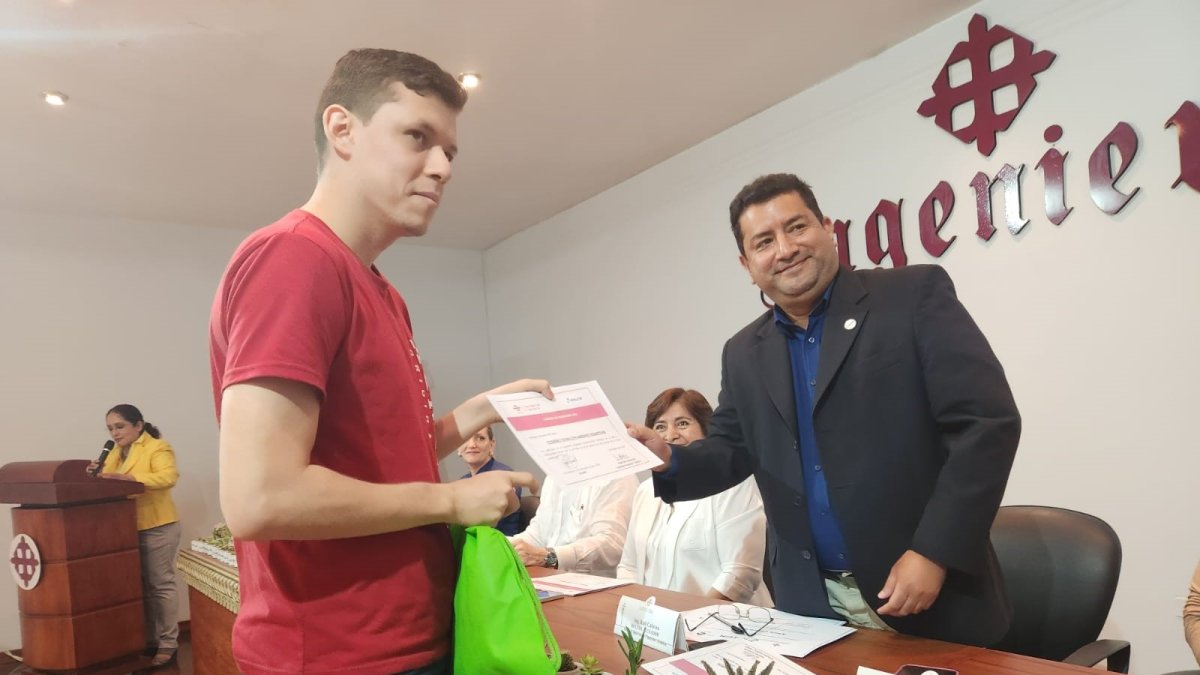 Programa. Participaron 60 alumnos de Arquitectura e Ingeniería civil.