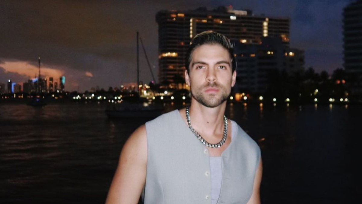 Johann Vera, es cantante y actor.